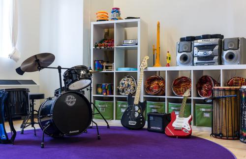 website 2018-152 - music room